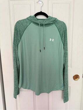 Under Armour Women’s Mint Green Pullover Hoodie